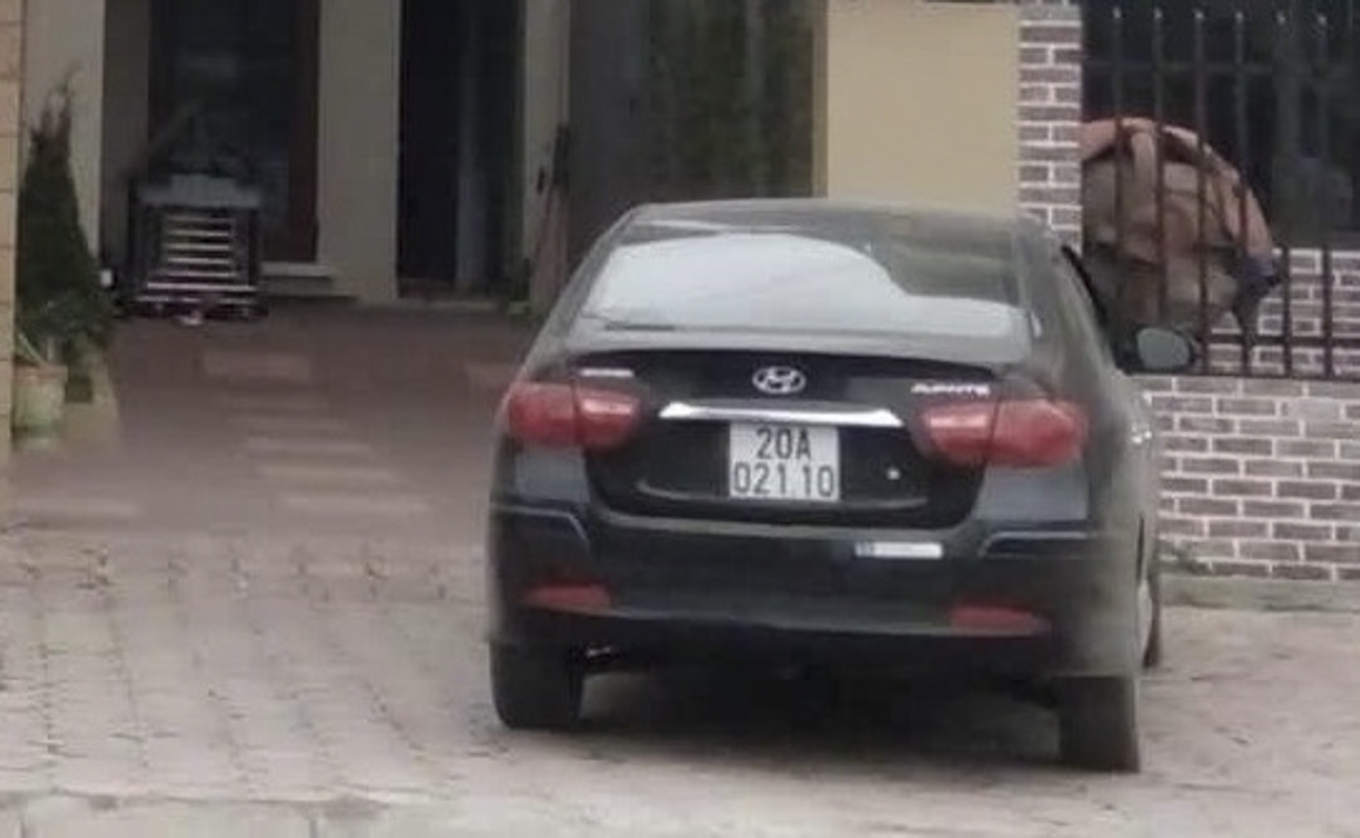 Bat giu sinh vien lay trom oto cua giang vien dai hoc o Thai Nguyen hinh anh