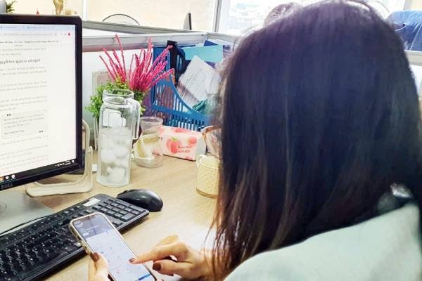 Bi ke gia danh nhan vien ngan hang dan dat, co gai bi lua gan 2 ty hinh anh