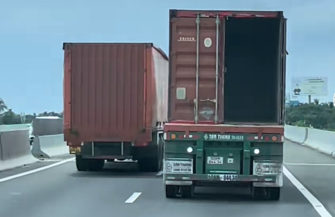 Rượt đuổi nhau,  Cao tốc ảnh 1 Ruot duoi nhau,  Cao toc anh 1