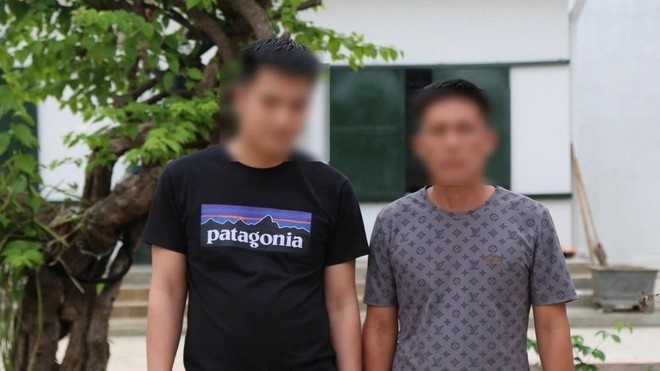 Dot phao trong ngay khai truong, 2 nguoi bi tam giu hinh su hinh anh