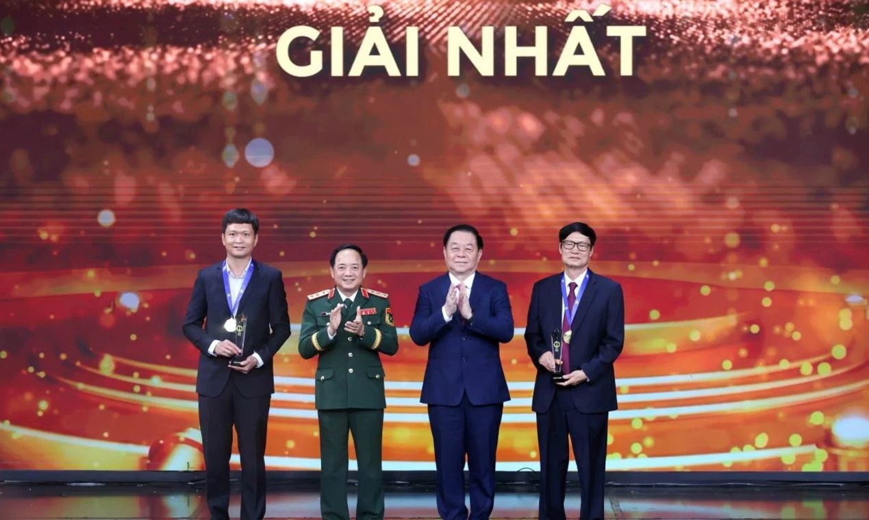 Vinh danh 22 tac pham xuat sac cuoc thi 'Tu hao mot dai bien cuong' hinh anh