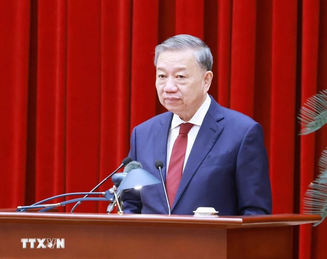 Hoi nghi Trung uong anh 1