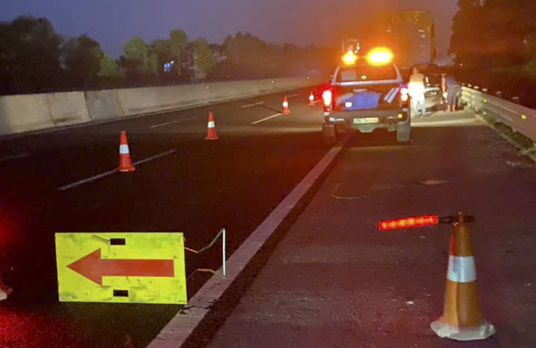 Lien tiep xay ra tai nan tren cao toc Ha Noi - Hai Phong hinh anh