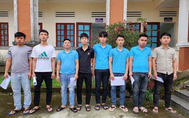 Danh nguoi,  Nha chu re,  Sau tiec cuoi anh 1