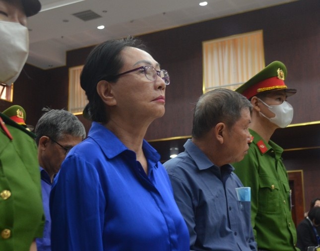 Nguyen Cao Tri,  Cong ty Capella,  Cong ty Van Lang,  Giao duc Van Lang,  Truong My Lan,  Van Thinh Phat anh 2