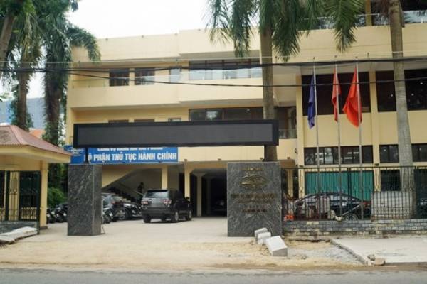 Hai can bo cang vu nhan hoi lo hon 800 trieu dong hinh anh