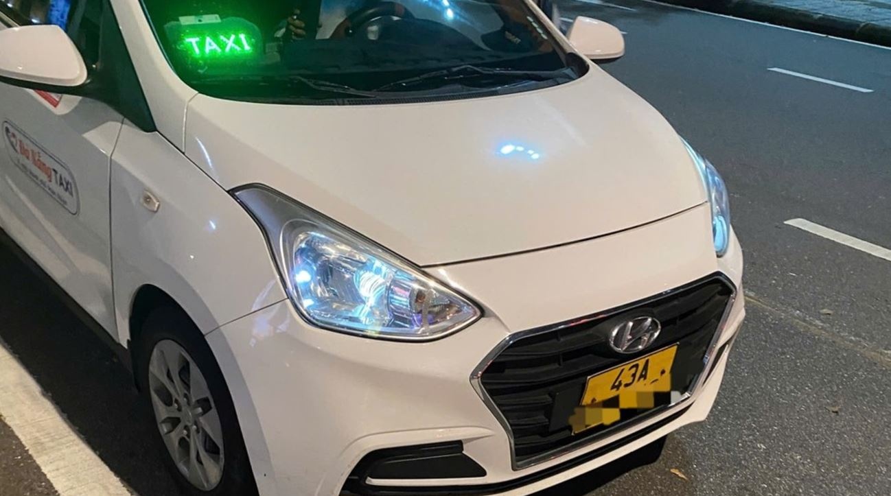 Den don khach ma khong cho, tai xe bam hoan thanh de khach bi tru tien hinh anh