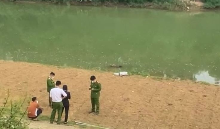 Phat hien thi the nguoi phu nu tren song Buoi o Thanh Hoa hinh anh