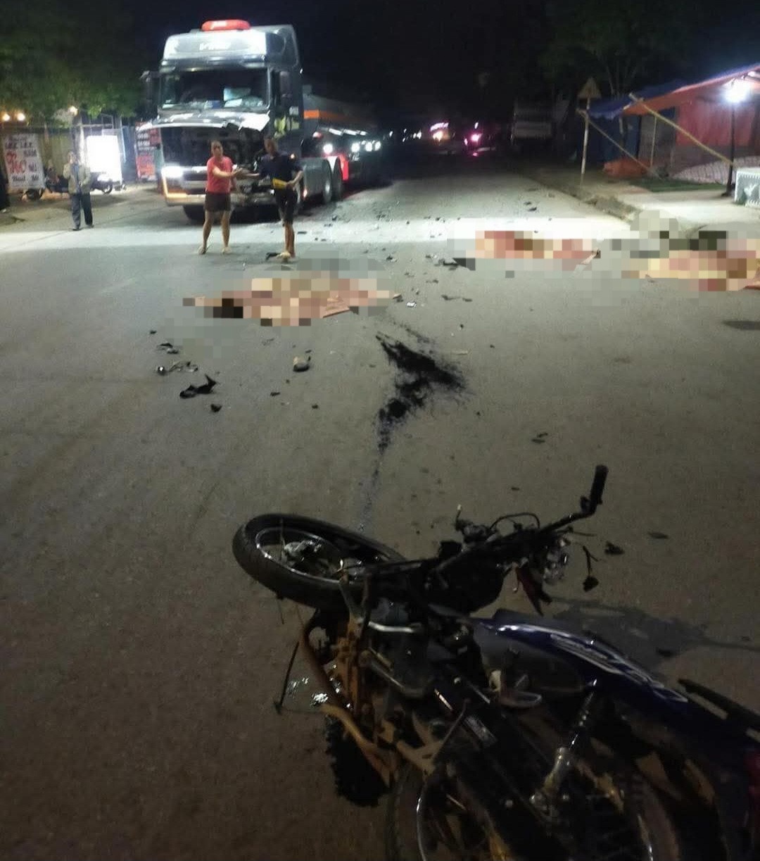 Tam giu 2 lai xe trong 2 vu tai nan lam 6 nguoi tu vong o Hoa Binh hinh anh