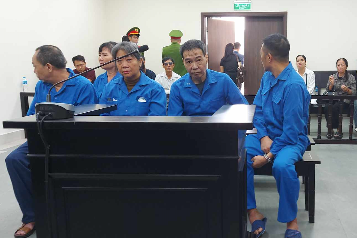 Luu hanh tien gia tri gia 17 ty dong, bi nhan vien ngan hang phat hien hinh anh