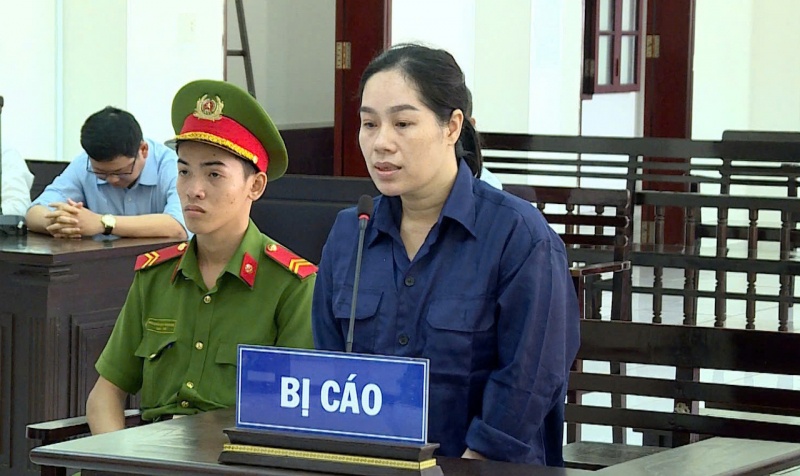 Lanh an 8 nam tu vi lua ban dat de lay tien tra no hinh anh