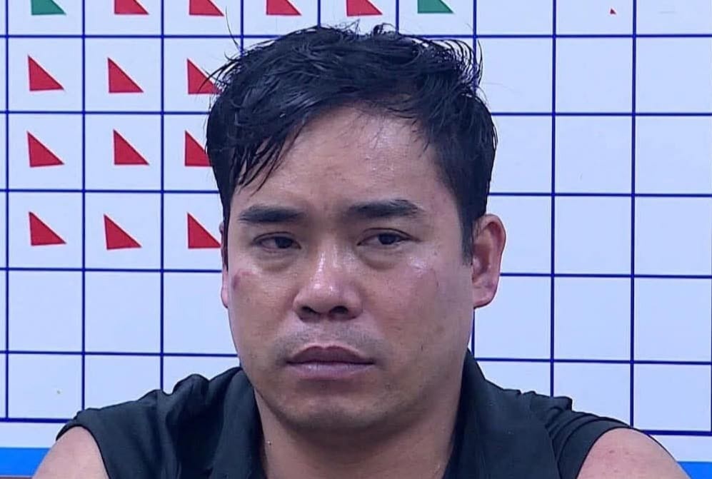 Bat khan cap doi tuong ban truong cong an xa o Vinh Phuc hinh anh