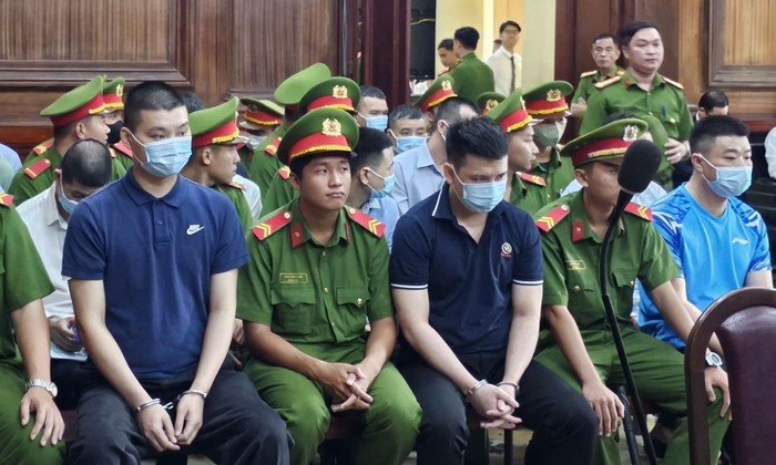 Xet xu nhom can bo thue nhan hoi lo cua duong day mua ban hoa don hinh anh