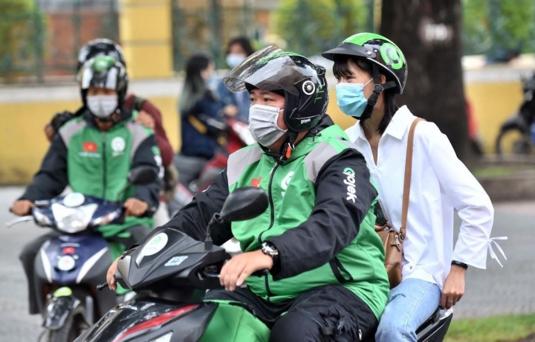 Xe om phai co the hanh nghe, Ha Noi them ‘rao can’ cho tai xe? hinh anh