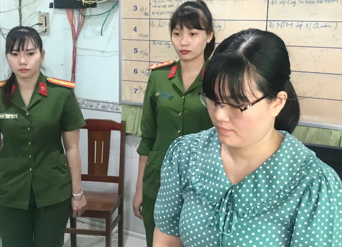 Nu cuu ke toan xa tham o 2,74 ty dong de tieu xai ca nhan hinh anh