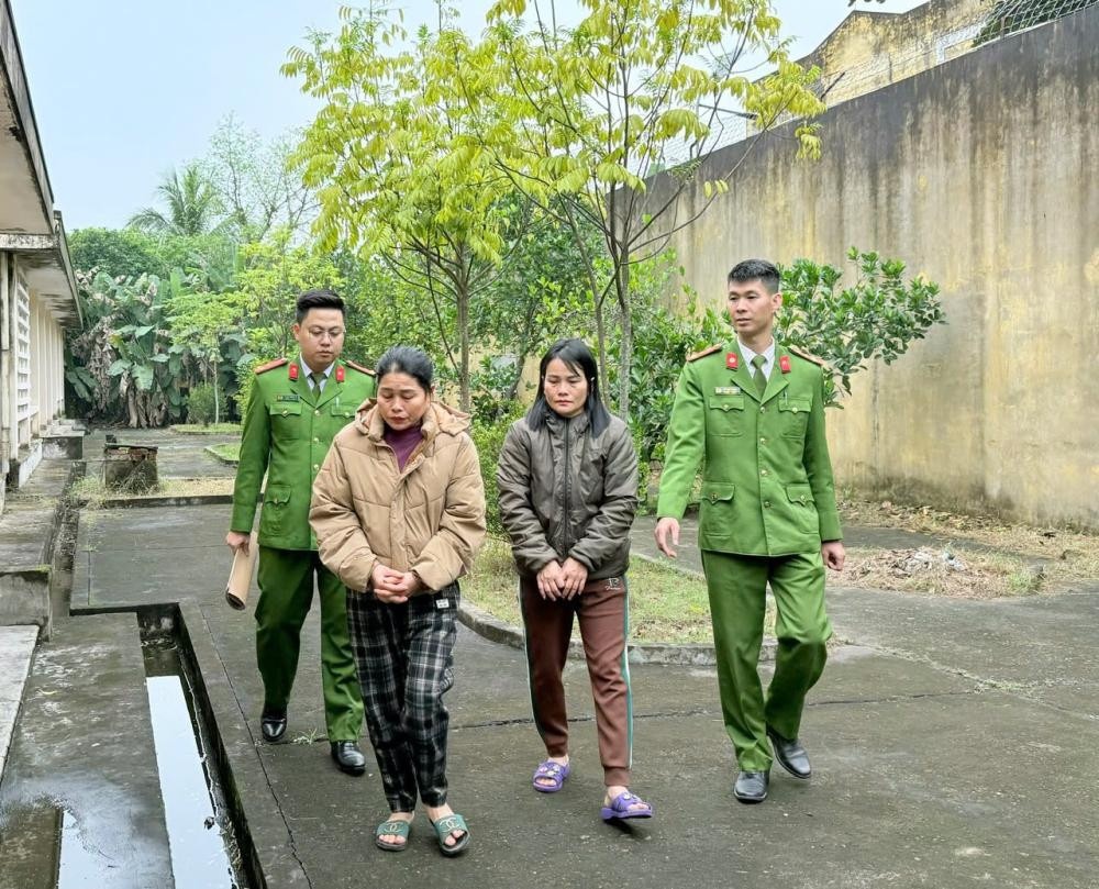 Van chuyen,  4, 5 trieu USD anh 2