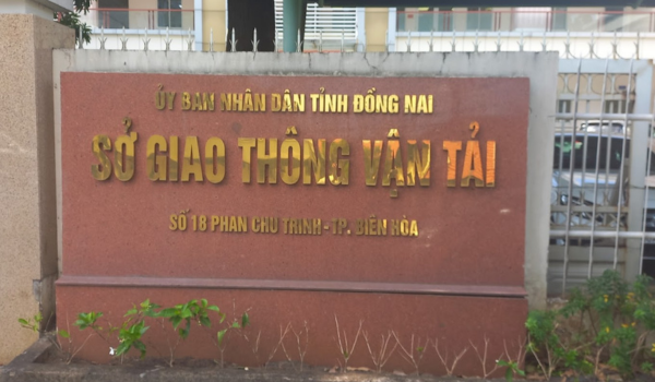 Bat pho giam doc So Giao thong van tai Dong Nai hinh anh
