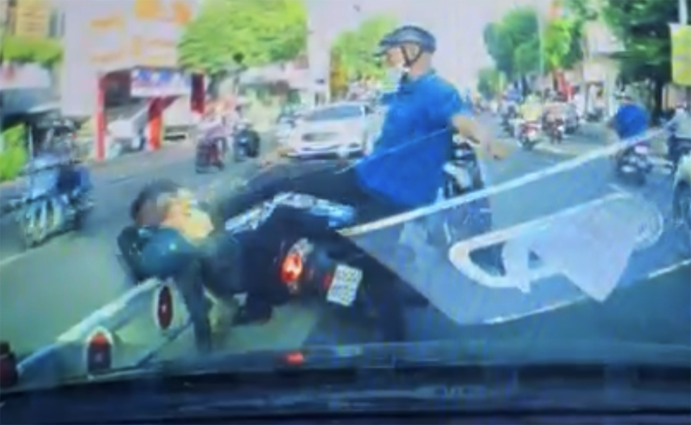 Doi tuong ep xe anh 2