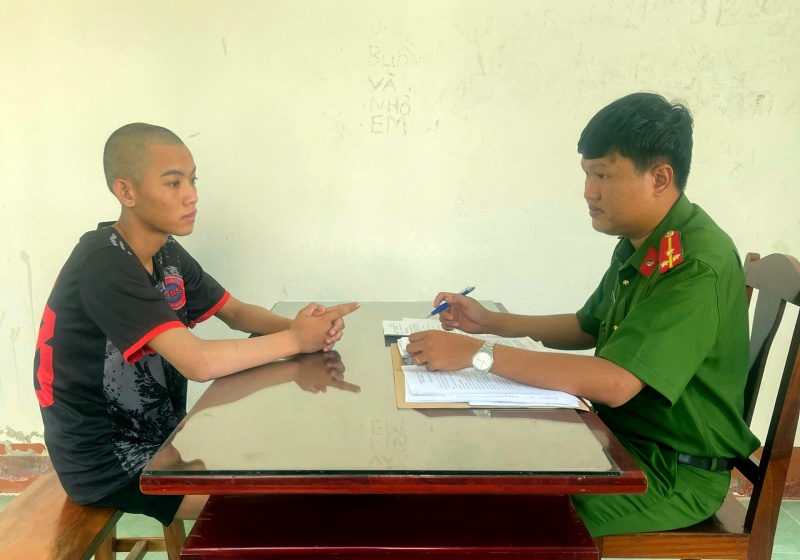 Ruot chem nhau,  Phu Quoc,  Nha hang Dao Ngoc anh 1