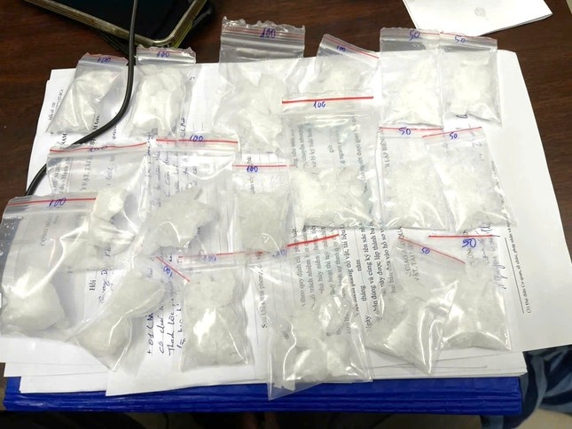 Duong day toi pham,  Nhieu nguoi canh gioi anh 2