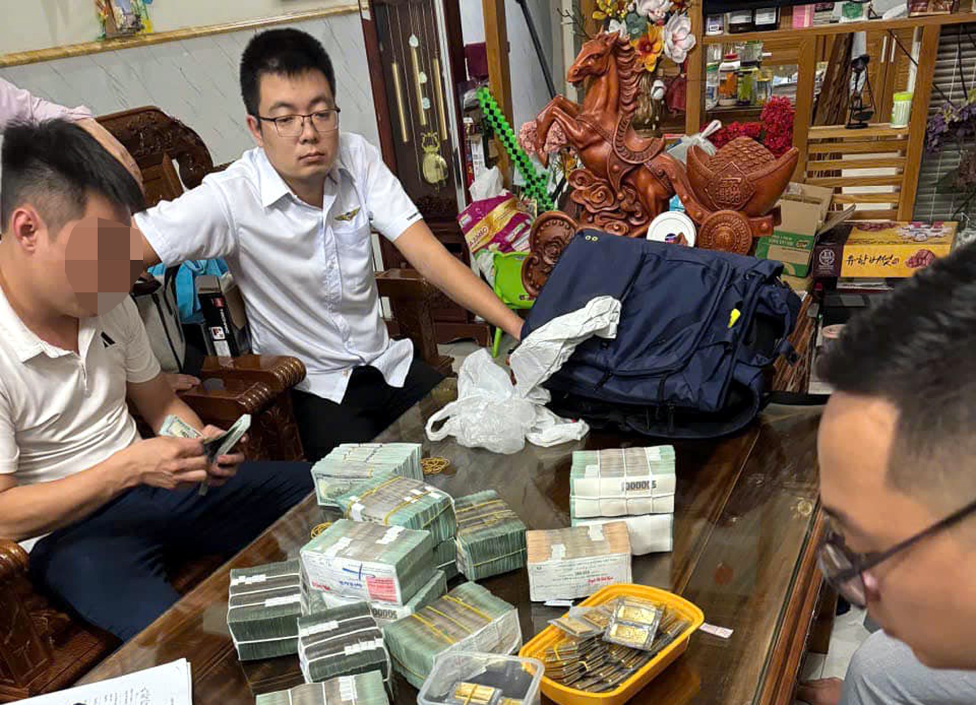 Quen qua mang, nguoi phu nu o Ha Noi bi lua 9 ty dong hinh anh