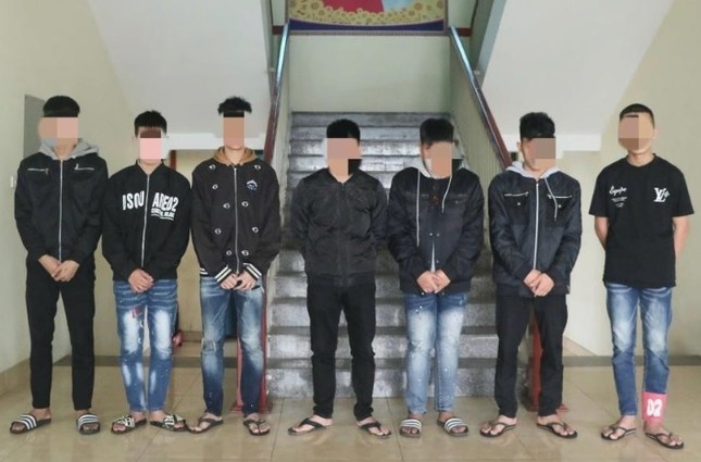 Thanh nien hon chien anh 1