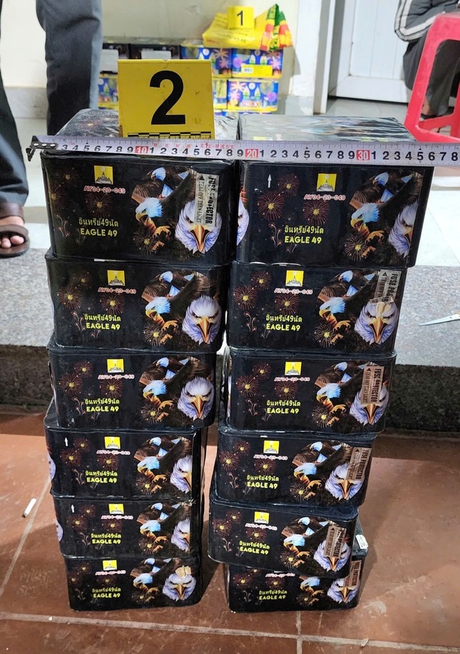 Duoi bat oto,  Van chuyen phao anh 2