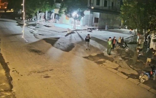 Du lich 0 dong,  Thu doan lua dao anh 2