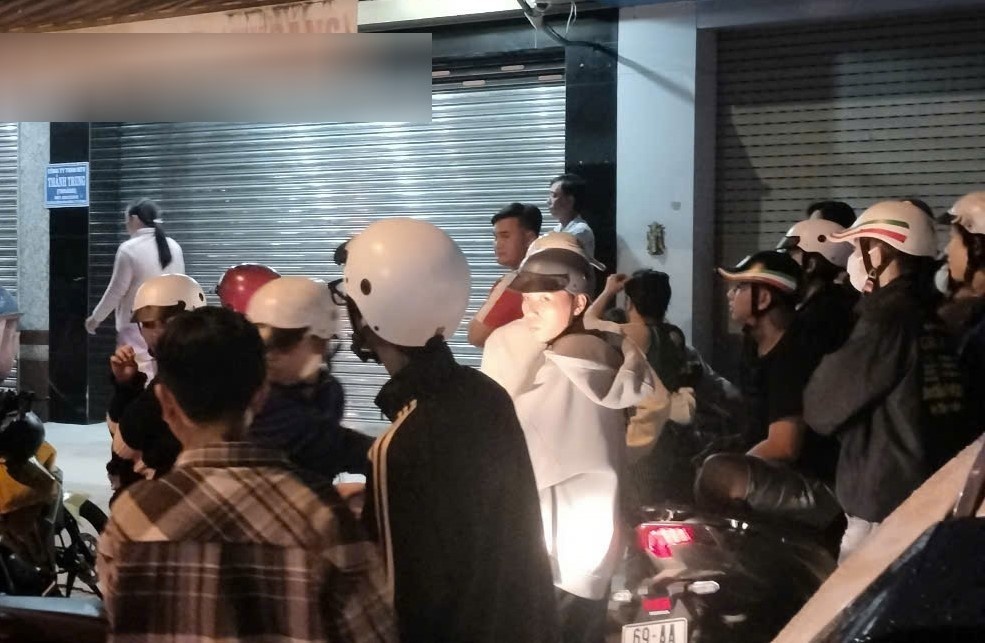 Bo Cong an kiem tra mot tiem vang o Ca Mau hinh anh