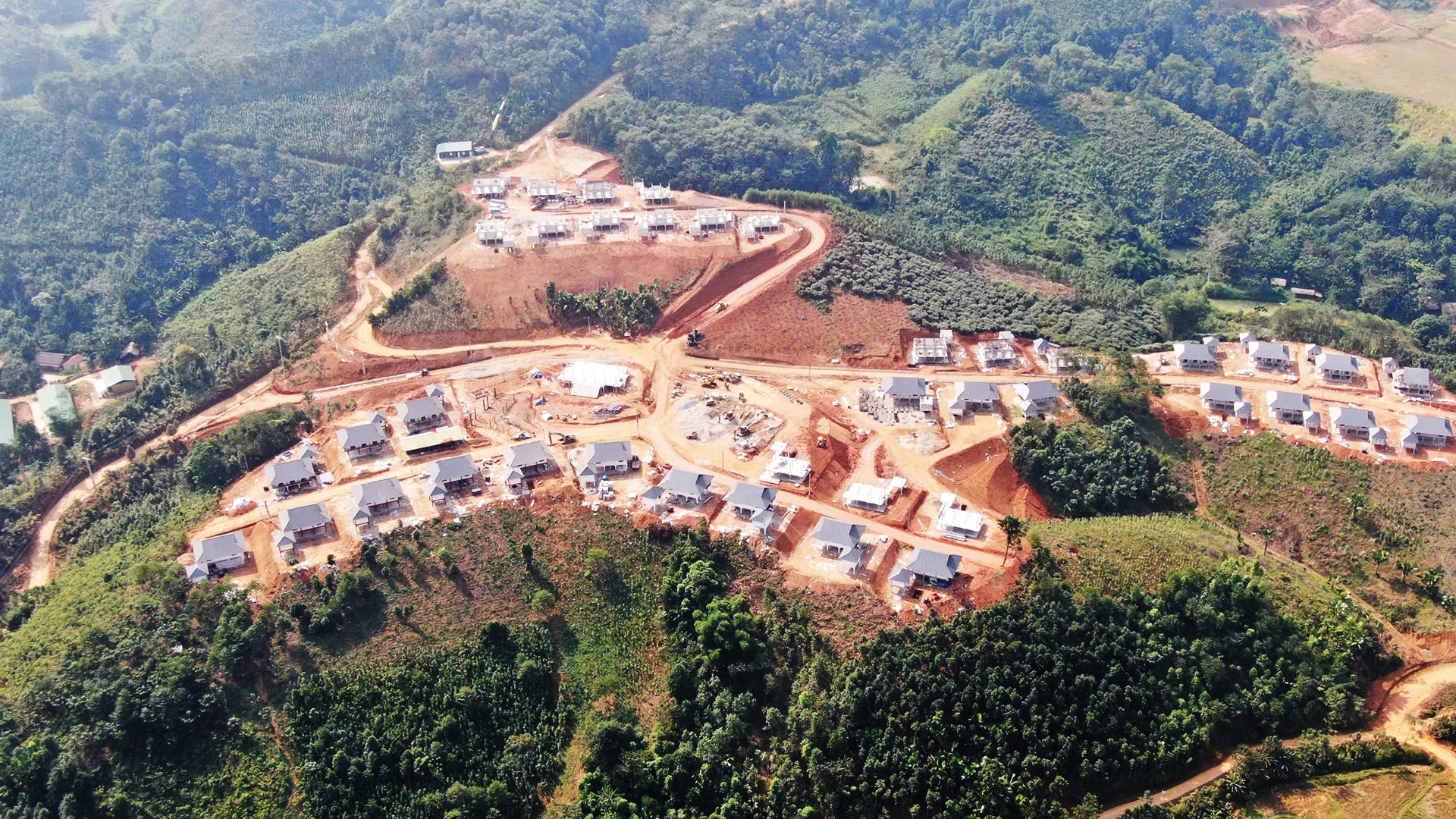 Ly do 3 ho dan xin khong nhan nha moi o Lang Nu hinh anh