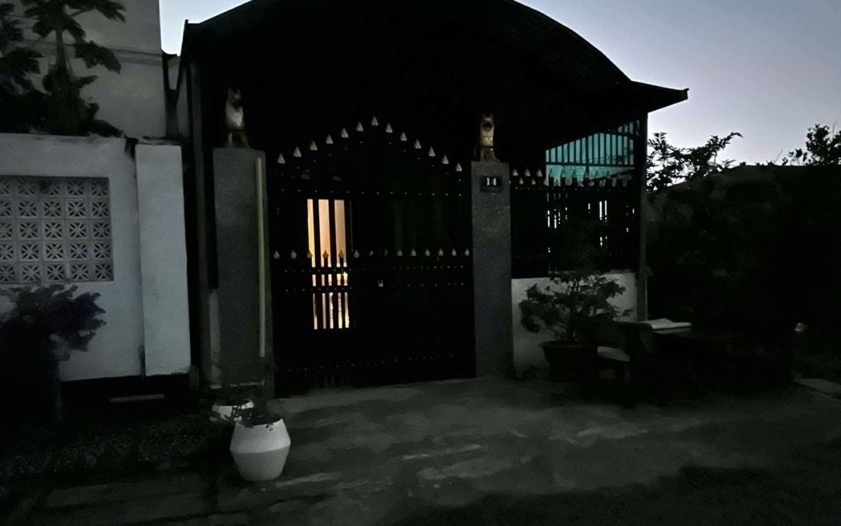 Mat dien 4 ngay, phai di ngu nho giua thanh pho o Binh Duong hinh anh