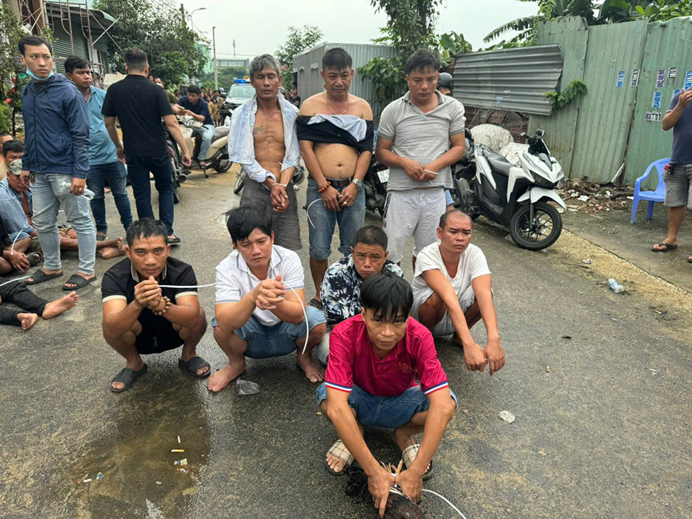 Cong an no sung dot kich truong ga o vung ven TP.HCM hinh anh