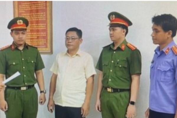 Gay that thoat, cuu ban quan tri chung cu Mieu Noi bi de nghi truy to hinh anh