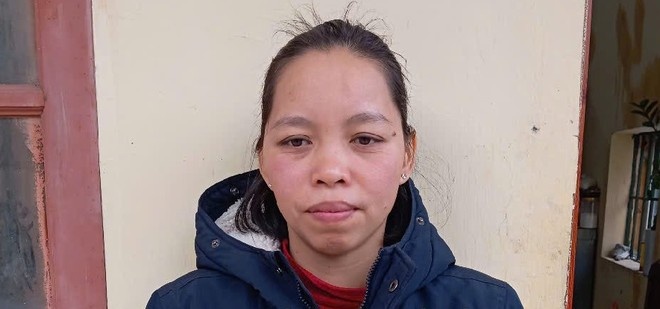 Nu nhan vien,  Qua mat ba chu anh 1