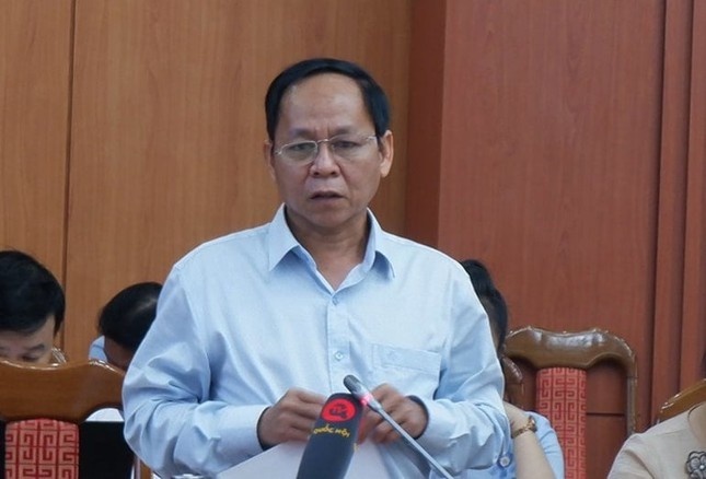 Chuyen bay giai cuu,  Tran Tung,  Sen vang Dat Viet,  Tran Thi Quyen,  Nguyen Manh Truong,  Cong ty Blue Sky,  Cty Lu hanh Viet anh 3