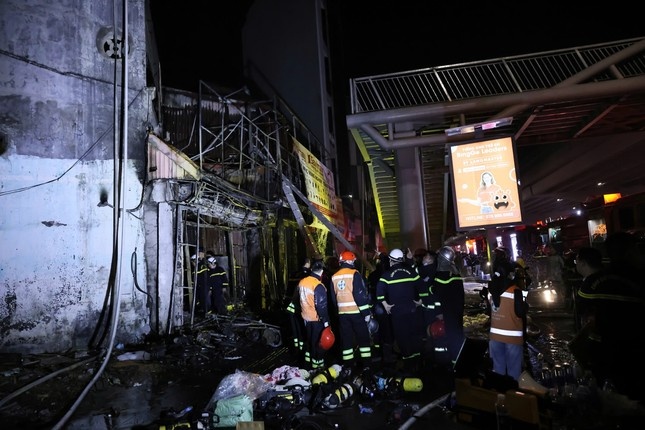 Bo Xay dung chi dao 'nong' sau vu chay quan hat o Ha Noi hinh anh