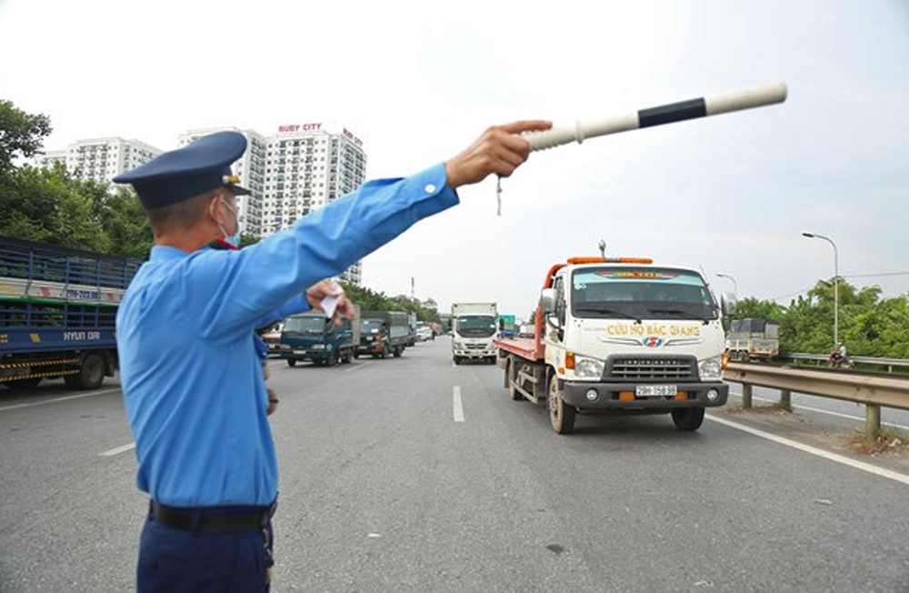 Tuoc phu hieu cua hon 24.400 ‘hung than’ vi pham toc do hinh anh