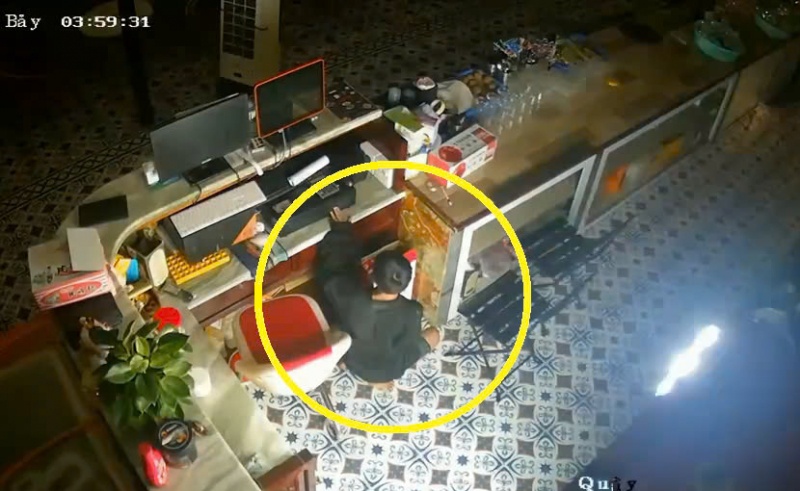 Hai trom nhi,  Dot nhap anh 2