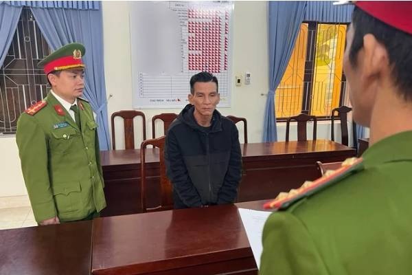 Thue 2 oto tri gia hon 2 ty mang di the chap vay tien roi bo tron hinh anh