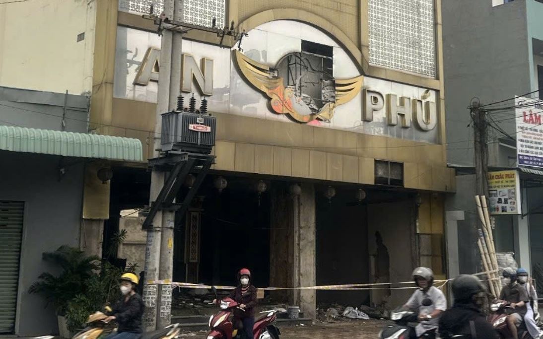 Thi the trong quan karaoke An Phu la nguoi nuoc ngoai, nghi tu tu hinh anh