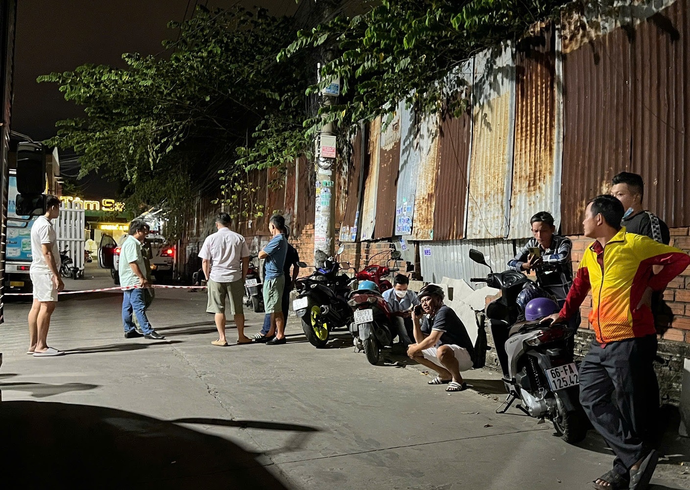 Di doi no 700.000 dong, thanh nien o Binh Duong bi dam tu vong hinh anh