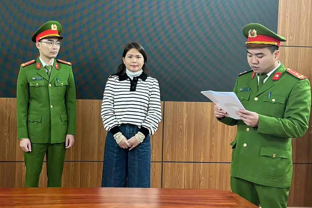 Bat cuu nhan vien ngan hang lua dao nhieu ty dong hinh anh