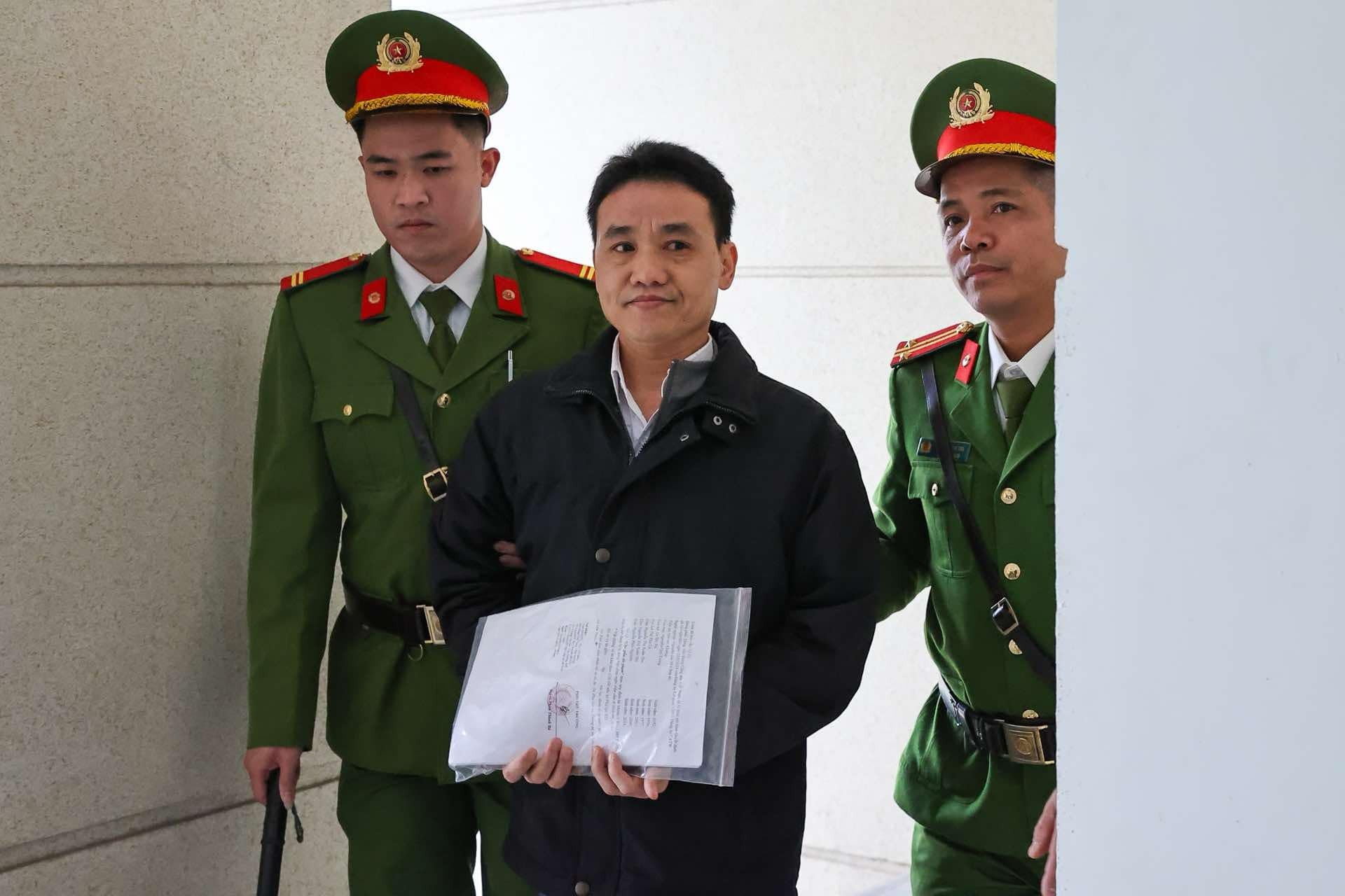 Xet xu 17 bi cao vu 'chuyen bay giai cuu' giai doan 2 hinh anh