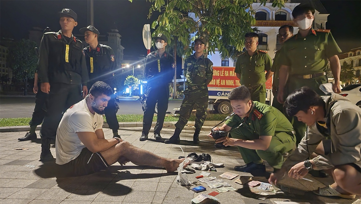 Nước ngoài lừa đảo ảnh 1 Nuoc ngoai lua dao anh 1
