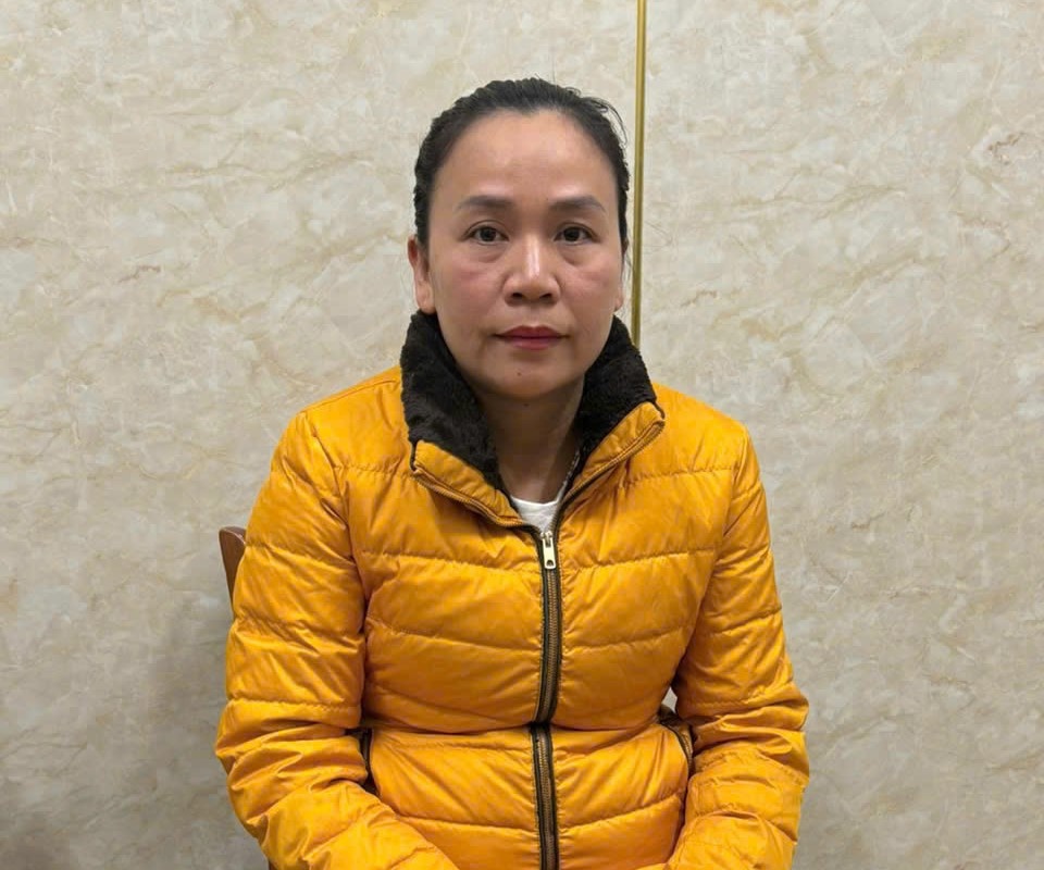 Bat nu quai,  Lua ban dat ao anh 1