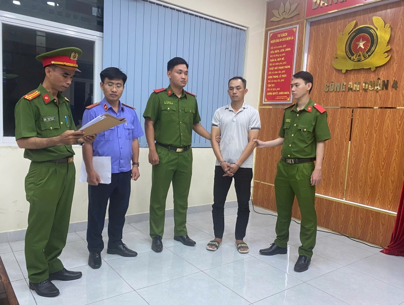 De nghi truy to ke danh da man nguoi phu nu sau va cham xe o TP.HCM hinh anh