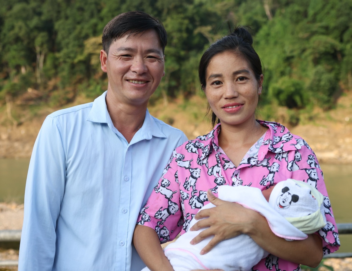 Cuoc hop dan trong dem mua va quyet dinh then chot cuu nguy ca ban hinh anh