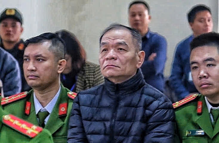 Bi cao Le Thanh Van khai tai toa viec doanh nghiep dui tien cam on hinh anh