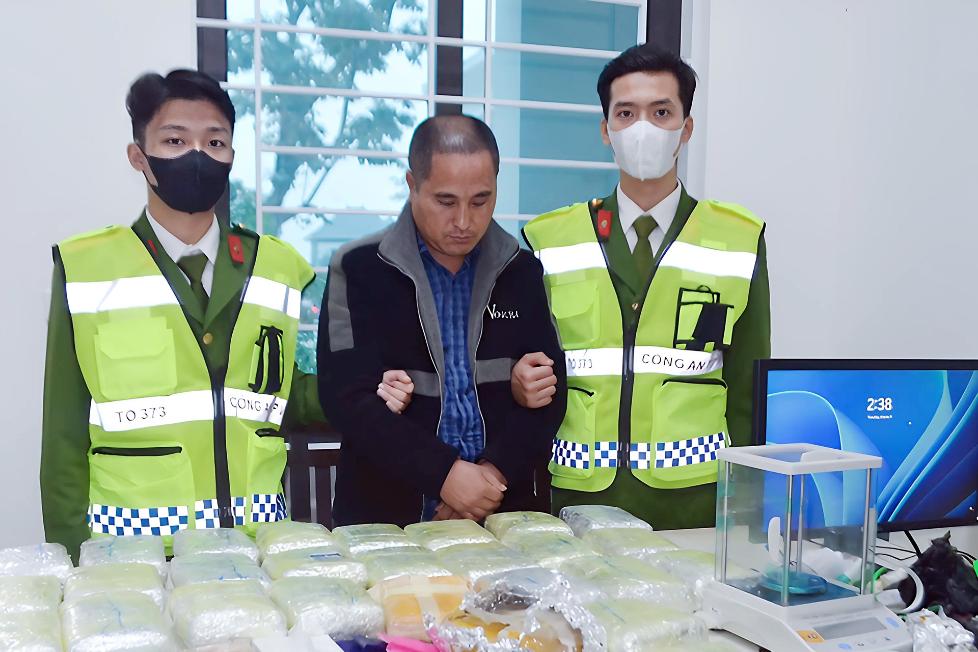 Vo boc cua chu tich xa cam dau duong day ma tuy o Nghe An hinh anh