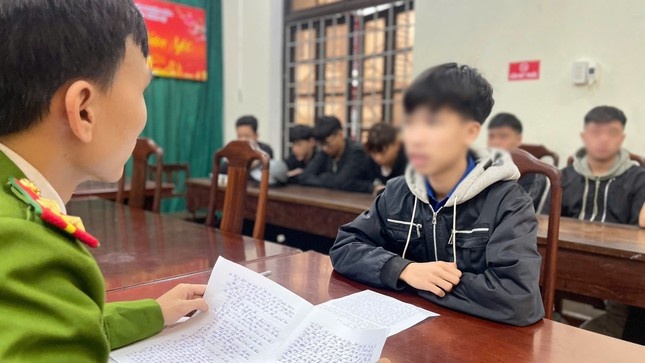 Té từ tầng cao ảnh 3 Te tu tang cao anh 3